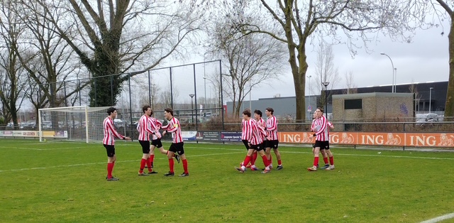 Groote Lindt verliest koppositie na nederlaag tegen Dubbeldam