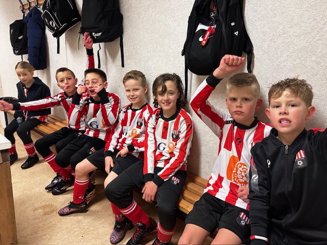JO10-2 sluit af met een klinkende overwinning!